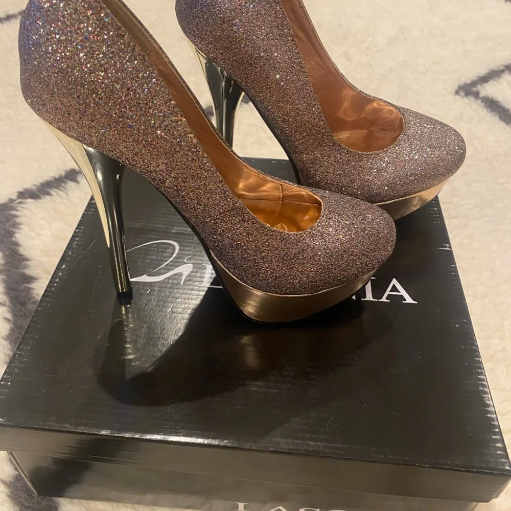 Womens Rose Gold Glitter Pump - Picture 10 of 10